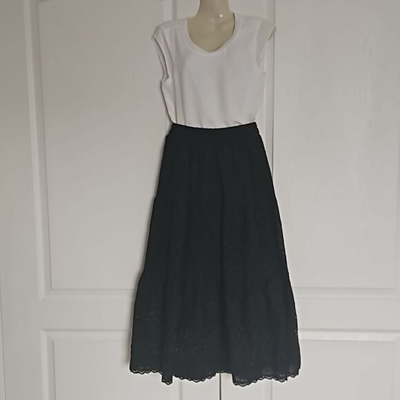 Suzy Shier Bundle 2 Piece Sleeveless Top & Eyelet Embroidery Maxi Skirt XS Black - Picture 1 of 16